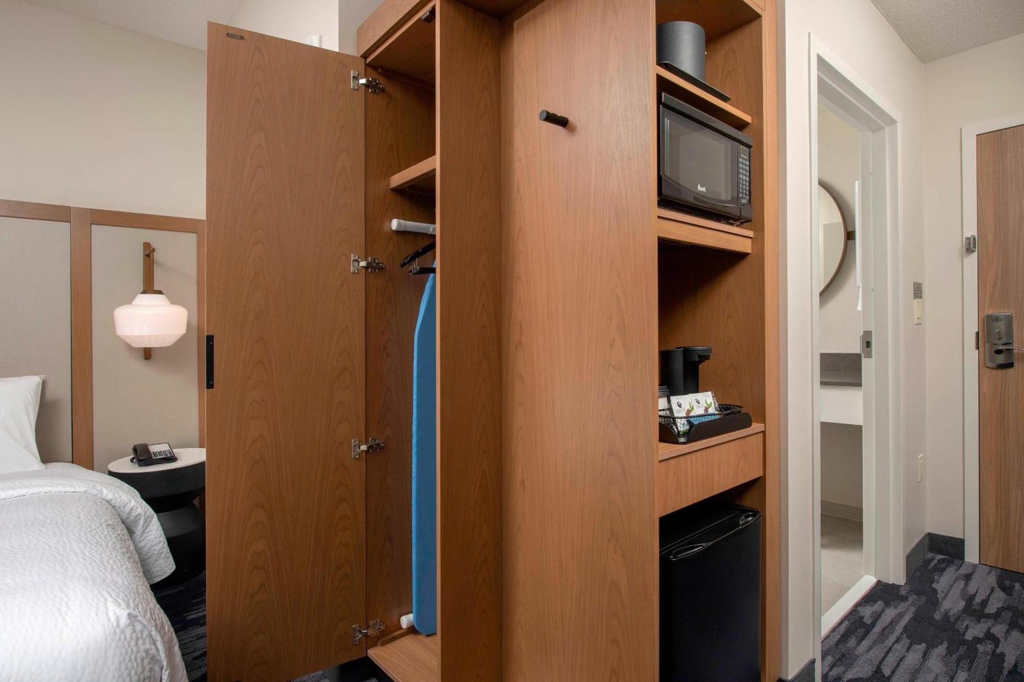 Hotel Fairfield & By Marriott Miami Airport West/doral